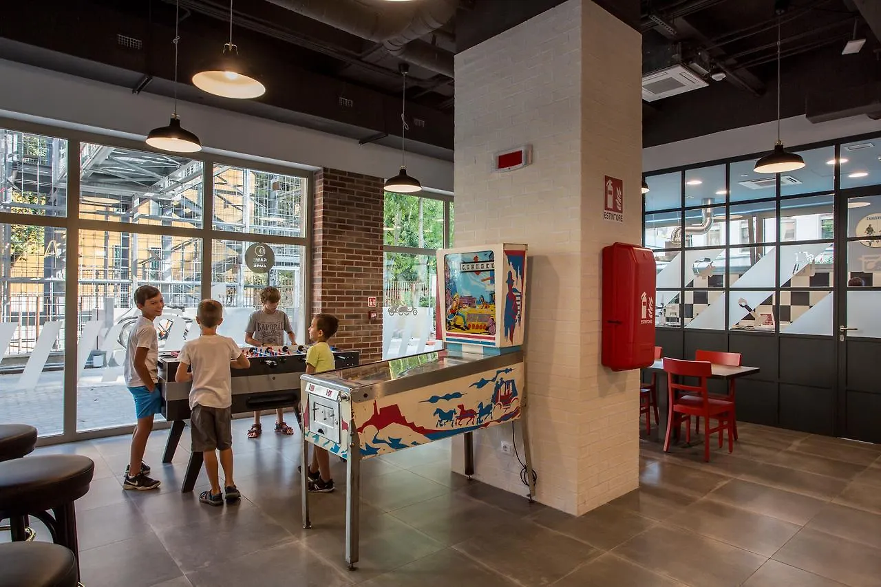 Meininger Milano Lambrate Hostel Milaan
